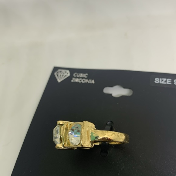 Size 9 Three diamond cubic zirconia ring - Picture 3 of 5